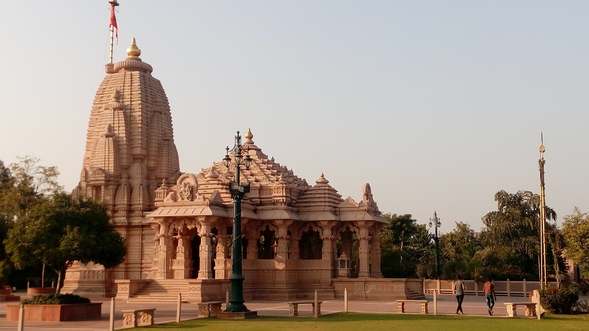 Gujarat Temple Trail: Explore the Sacred Charms of Jamnagar, Dwarka, Somnath, and Nishkalank Mahadev